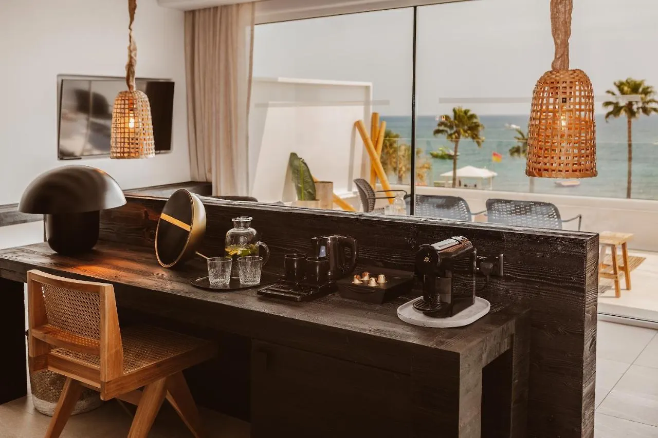 Kaliva Suites - Adults Only أيا نابا